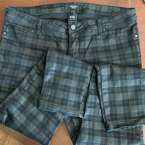 Torrid skinny size 18 black and grey plaid pants. Like new condition.